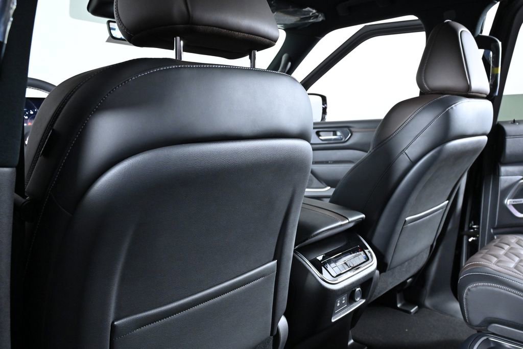 New 2025 Nissan Armada Platinum Reserve image 26