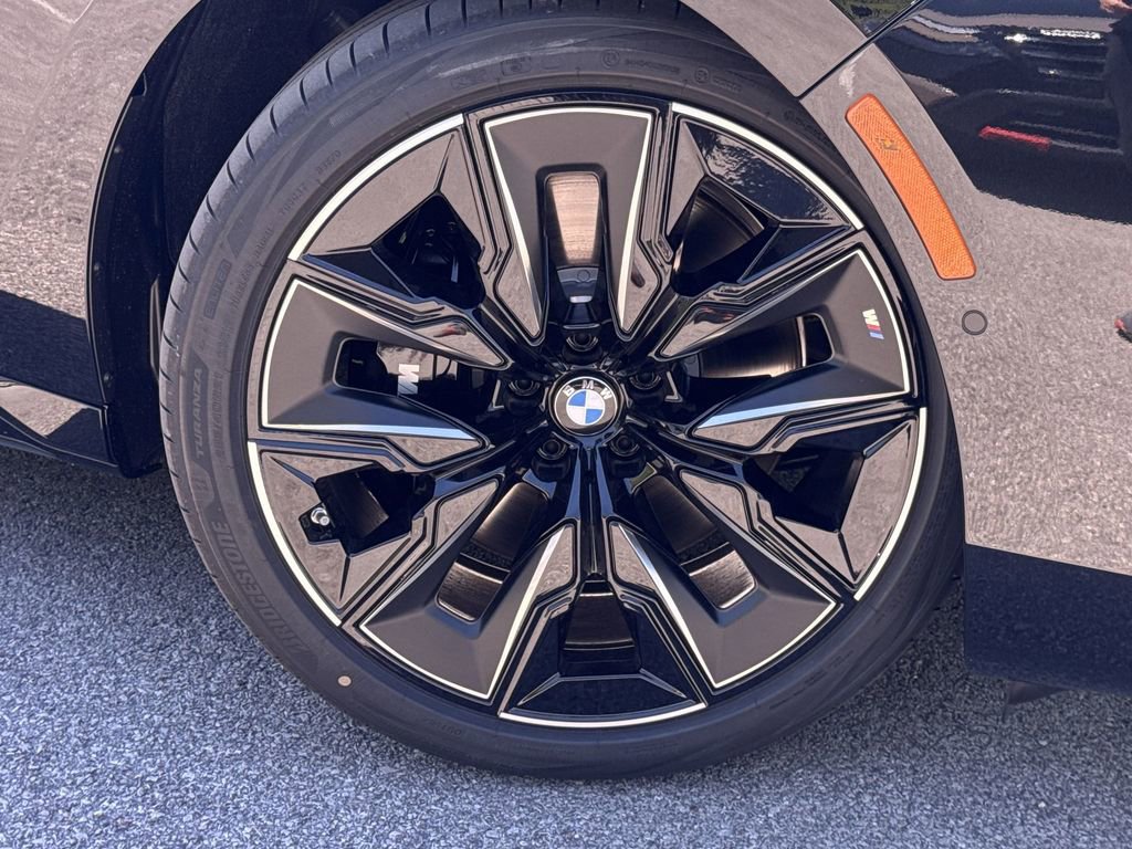 New 2026 BMW 740i xDrive w/ Luxury Rear Seating Package AWD/4WD image 19