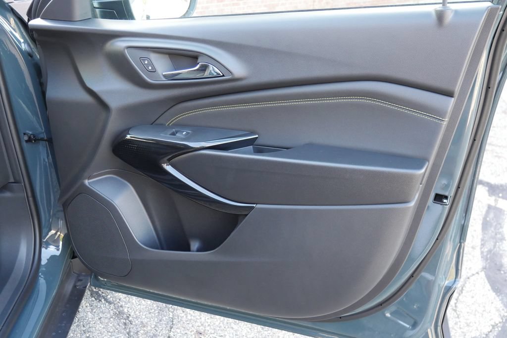 New 2026 Chevrolet Trax LT w/ LT Convenience Package FWD image 10