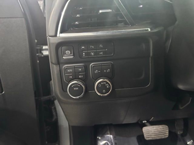 Used 2025 Chevrolet Tahoe LT AWD/4WD image 16