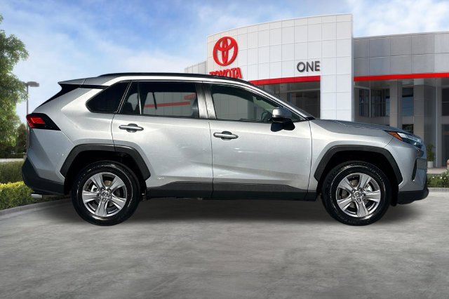 Certified 2025 Toyota RAV4 LE AWD/4WD image 3