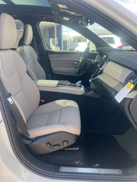 New 2026 Volvo XC90 T8 Plus w/ Protection Package image 31