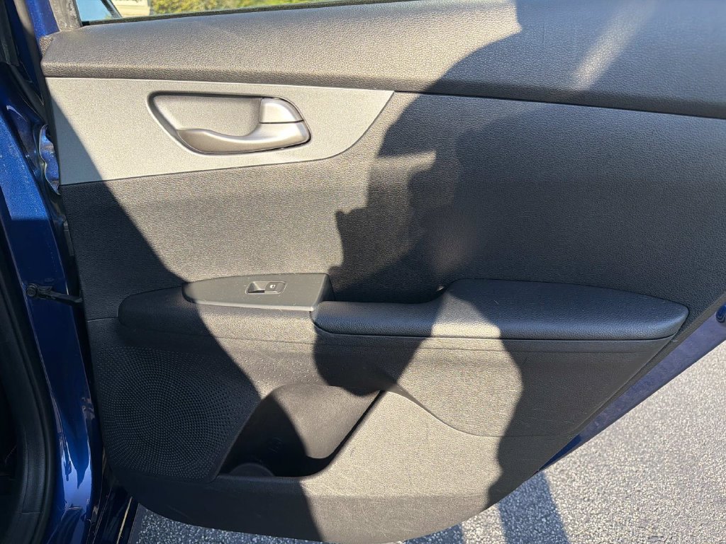 Used 2021 Kia Forte LXS FWD image 20