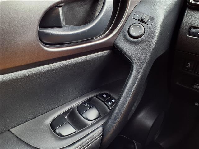 Used 2021 Nissan Rogue Sport S image 22