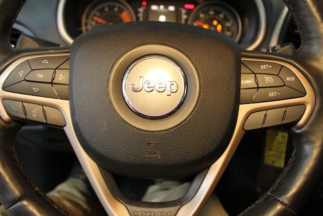 Used 2017 Jeep Cherokee Altitude image 19