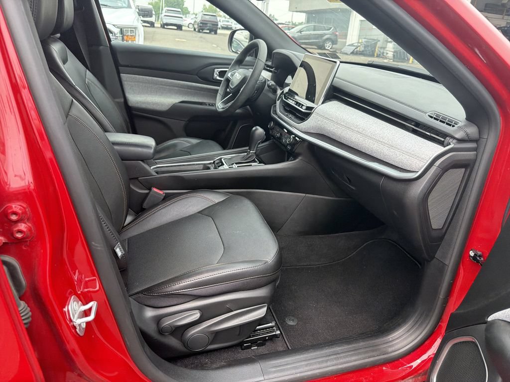 Used 2023 Jeep Compass Latitude AWD/4WD image 15