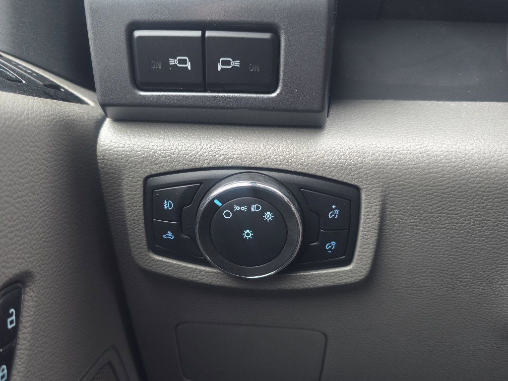 Used 2022 Ford F350 XLT w/ XLT Premium Package image 17