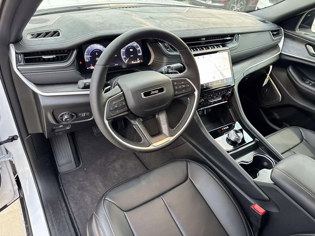 New 2025 Jeep Grand Cherokee L Limited w/ Luxury Tech Group II RWD image 15