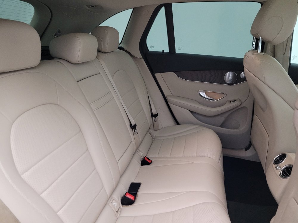 Used 2019 Mercedes-Benz GLC 300 4MATIC image 19