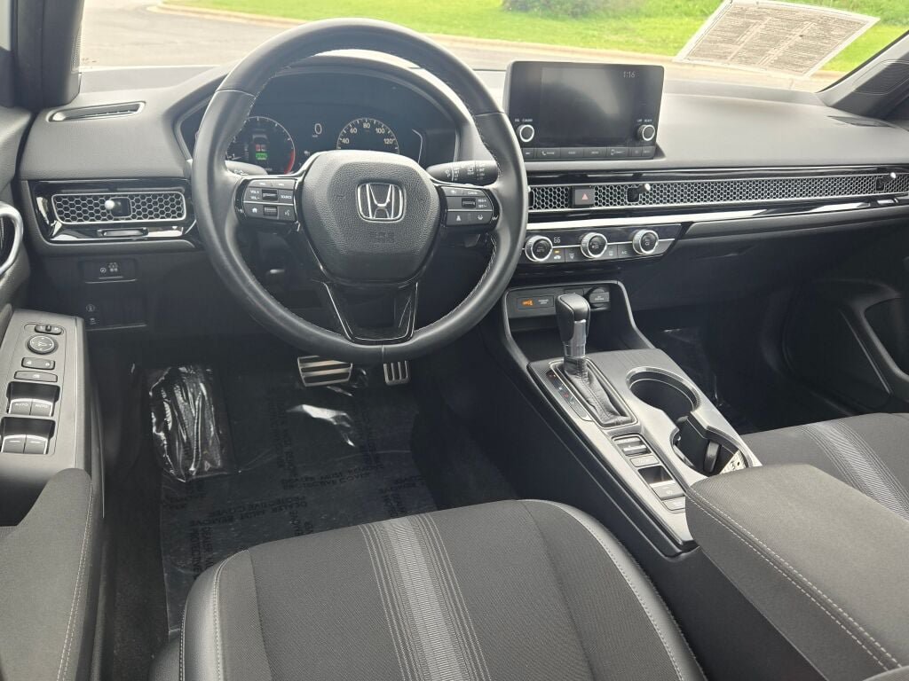 Used 2023 Honda Civic Sport image 14