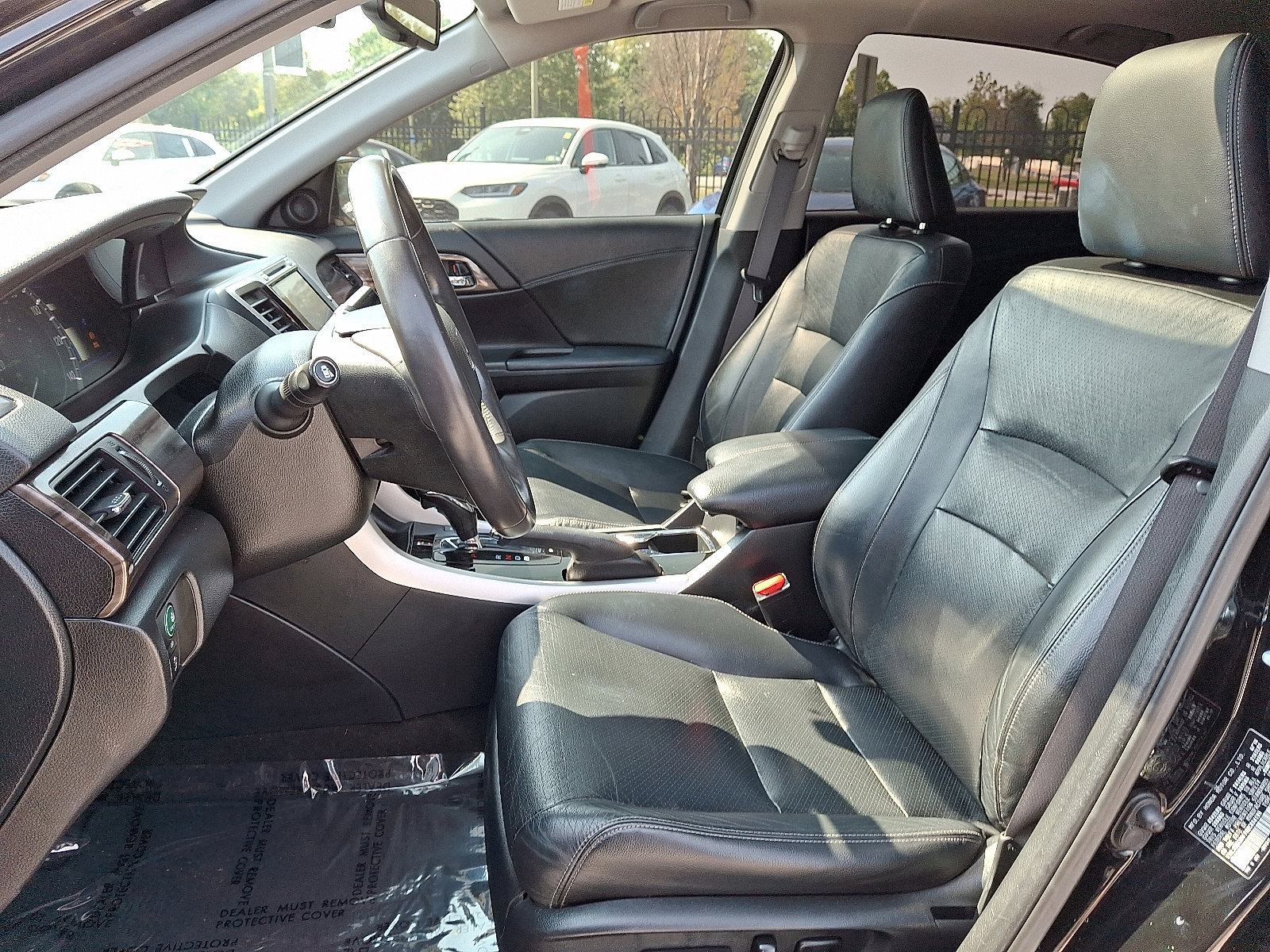 Used 2017 Honda Accord Touring image 10