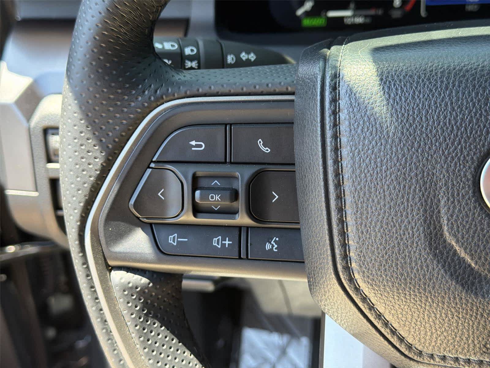 Used 2025 Toyota 4Runner TRD Off-Road Premium w/ Tow Technology Package AWD/4WD image 34