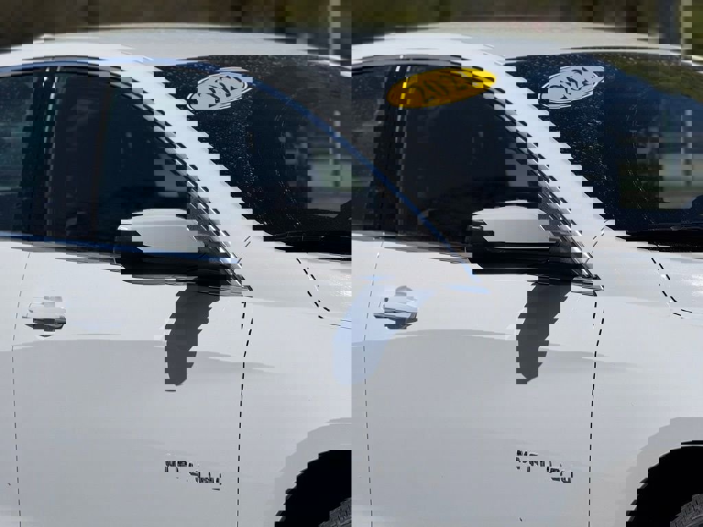 Used 2021 Chevrolet Malibu LT image 7