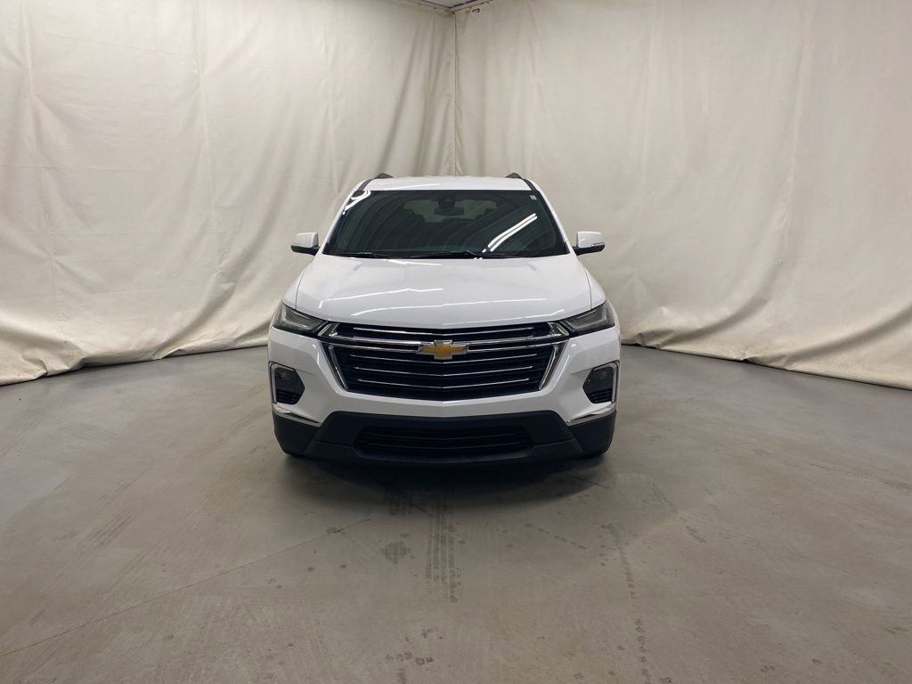 Used 2023 Chevrolet Traverse LT image 3