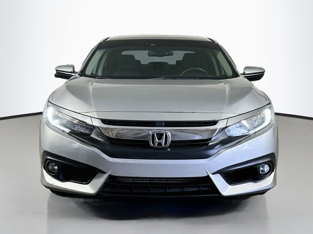 Used 2018 Honda Civic Touring image 2