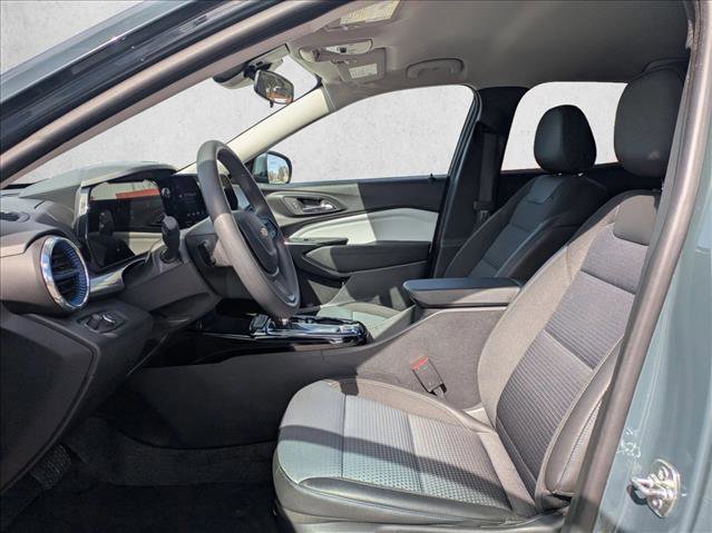 Used 2025 Chevrolet Trax LT image 21