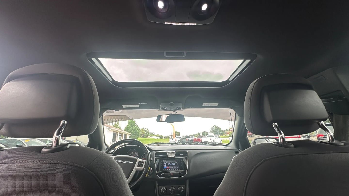 Used 2013 Chrysler 200 Touring w/ S Exterior Appearance Pkg FWD image 19