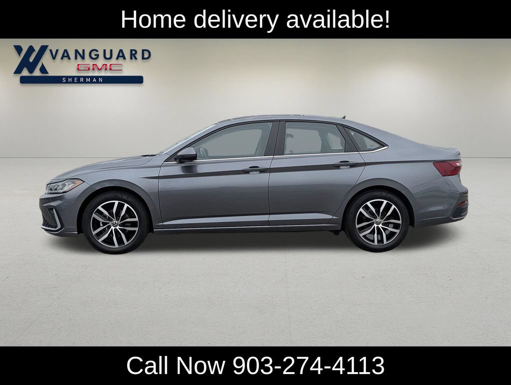 Used 2026 Volkswagen Jetta SE FWD image 4
