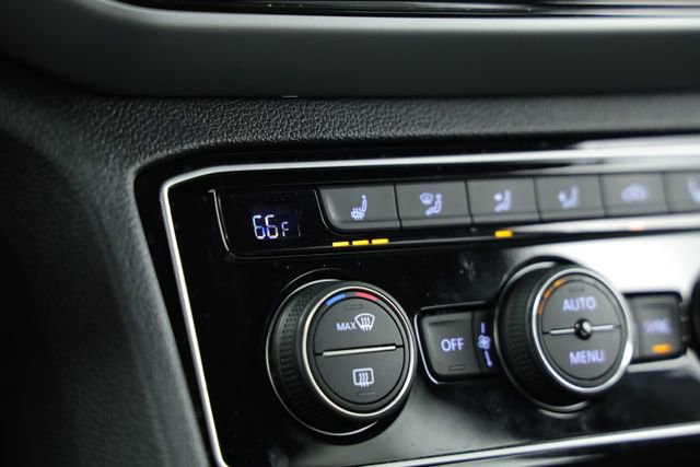 Certified 2022 Volkswagen Atlas Cross Sport SE image 22