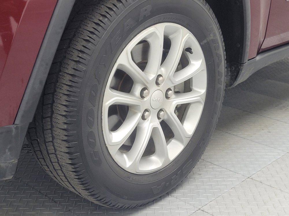 Used 2021 Jeep Grand Cherokee Laredo image 31