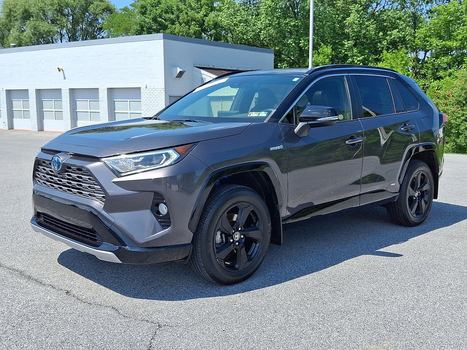 Certified 2021 Toyota RAV4 XSE w/ XSE Grade Weather Package AWD/4WD image 3