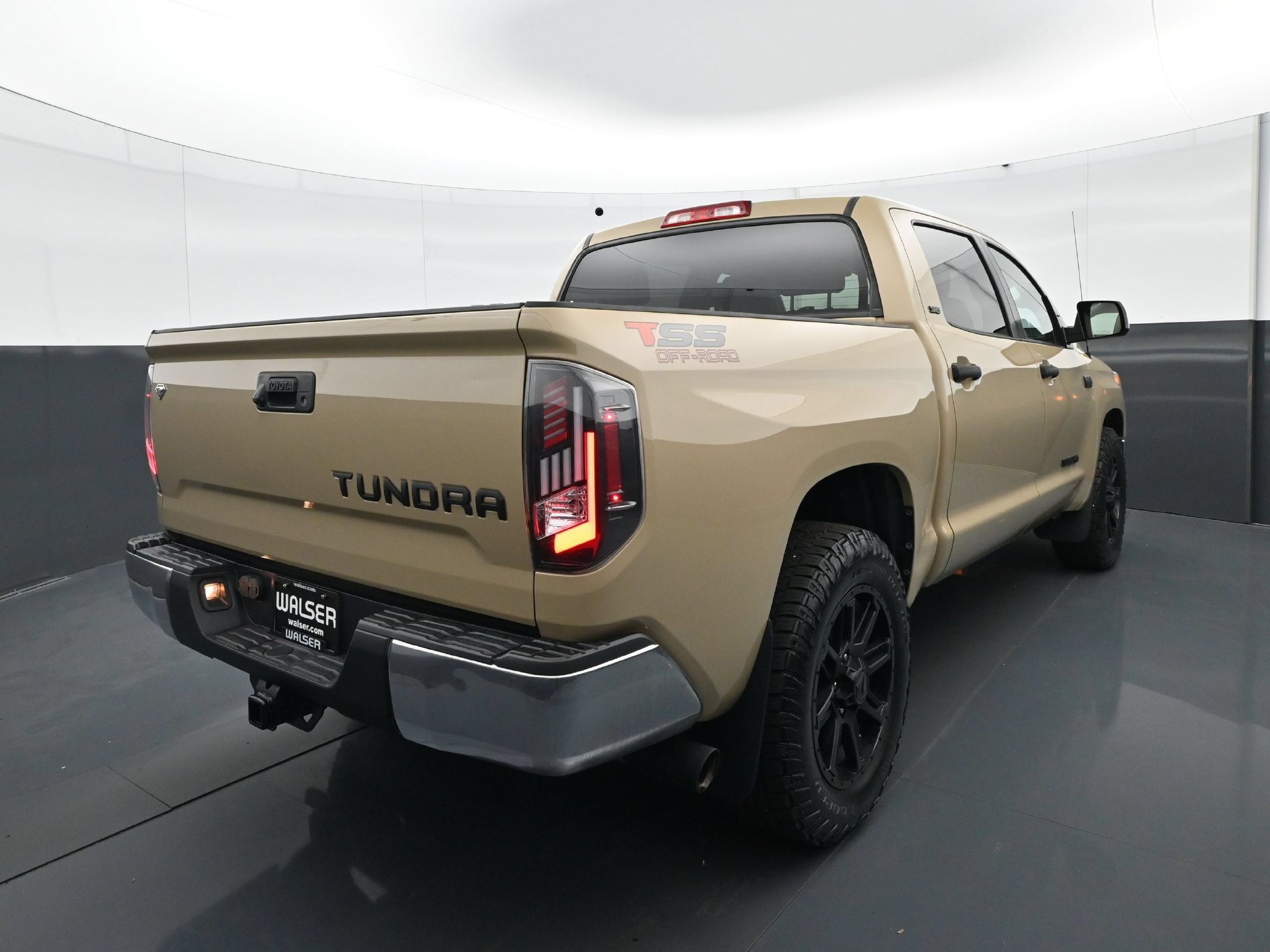 Used 2017 Toyota Tundra SR5 w/ SR5 Upgrade Package RWD image 6