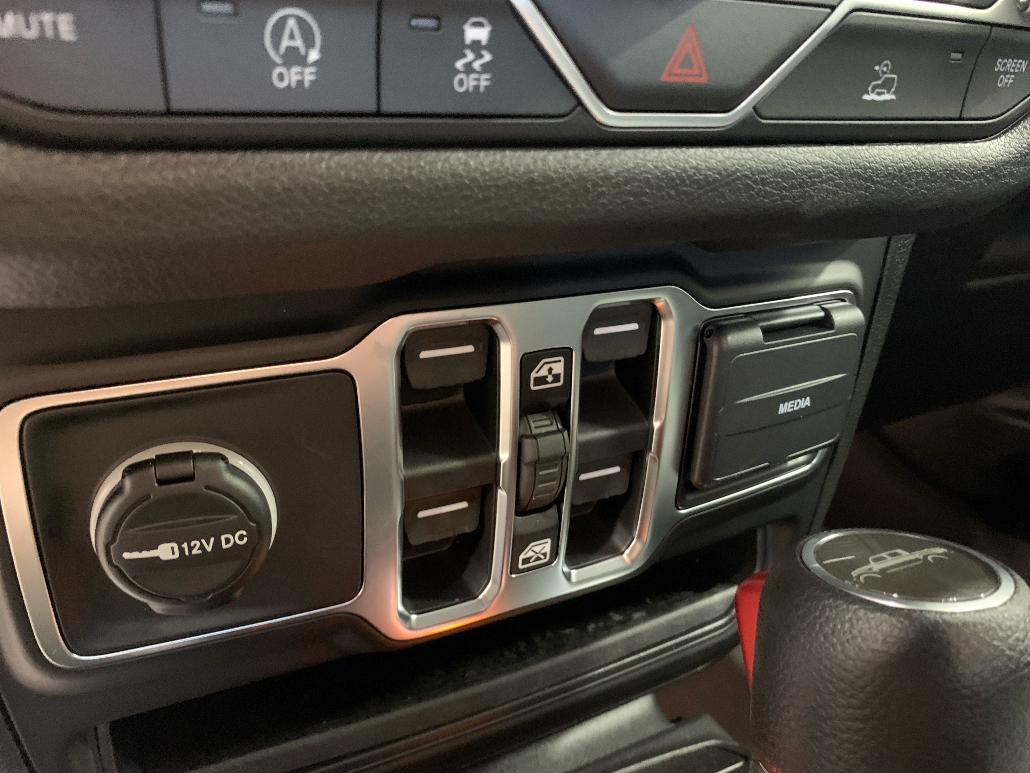 New 2026 Jeep Gladiator Sport AWD/4WD image 29