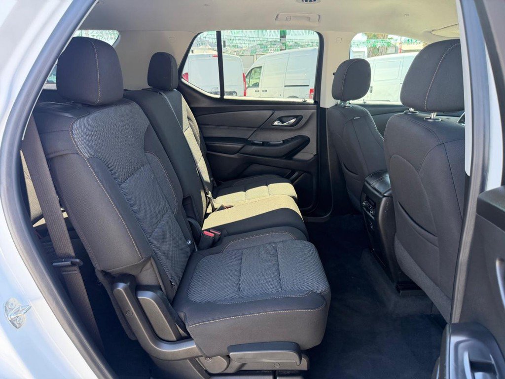 Used 2021 Chevrolet Traverse LS FWD image 35