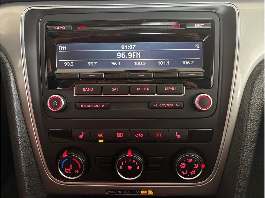 Used 2014 Volkswagen Passat 1.8T Wolfsburg Edition image 18