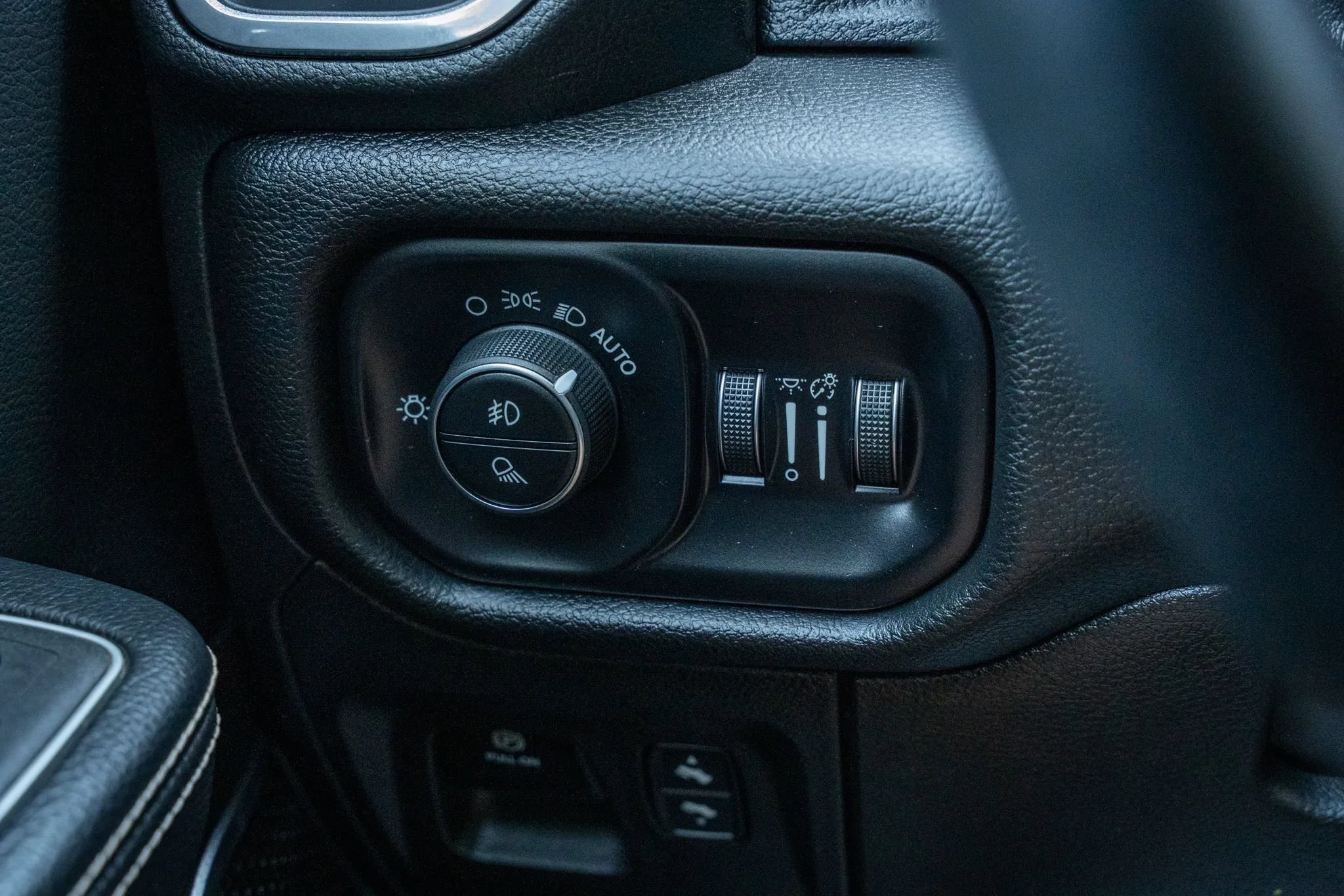 Used 2023 RAM 1500 Laramie AWD/4WD image 26
