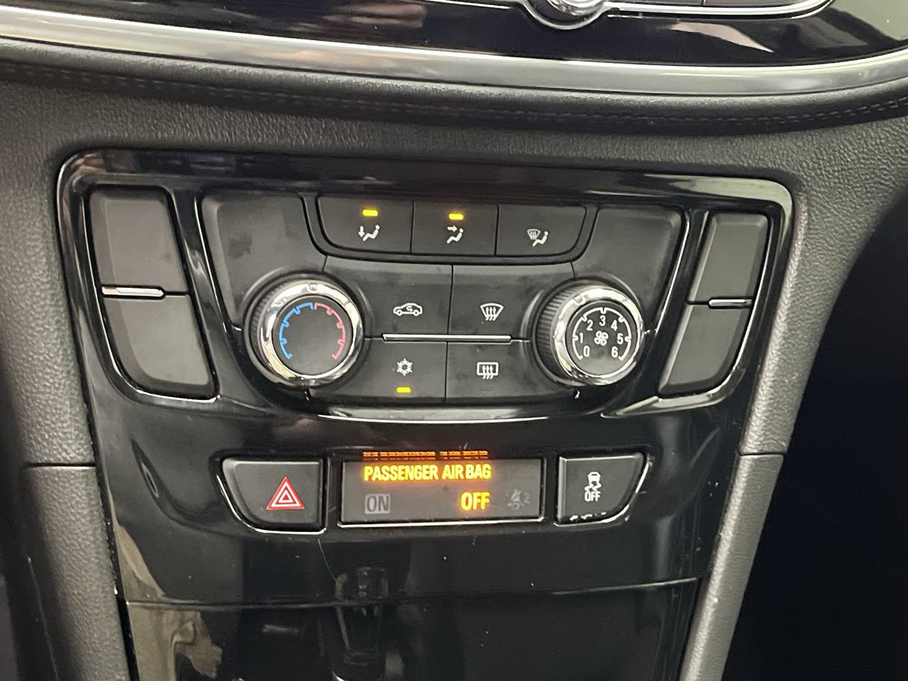 Used 2020 Buick Encore Sport Touring w/ Safety Package AWD/4WD image 19