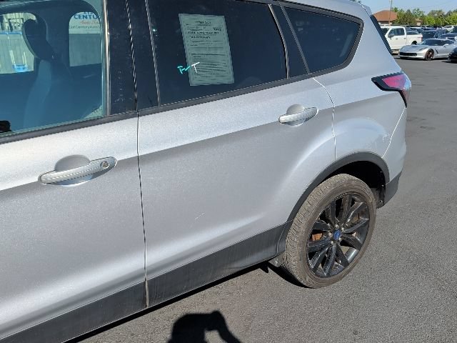 Used 2018 Ford Escape SE w/ SE Sport Appearance Package AWD/4WD image 18