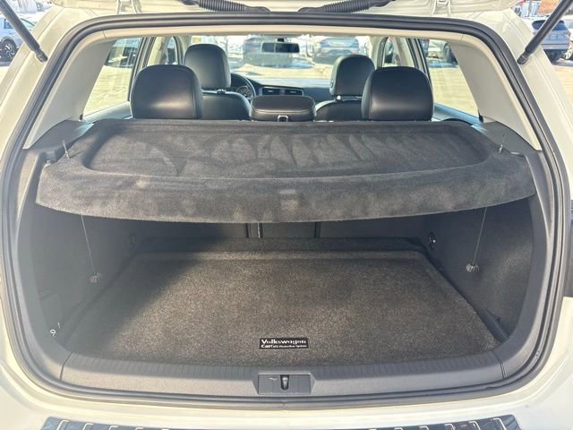 Used 2019 Volkswagen Golf SE image 14