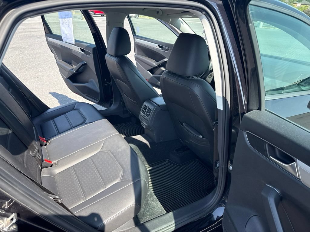 Used 2019 Volkswagen Passat 2.0T Wolfsburg FWD image 13