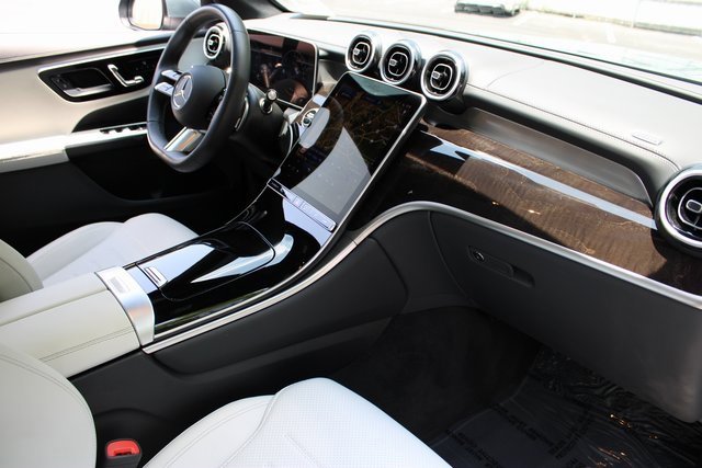 Used 2025 Mercedes-Benz GLC 350e 4MATIC w/ AMG Line image 13