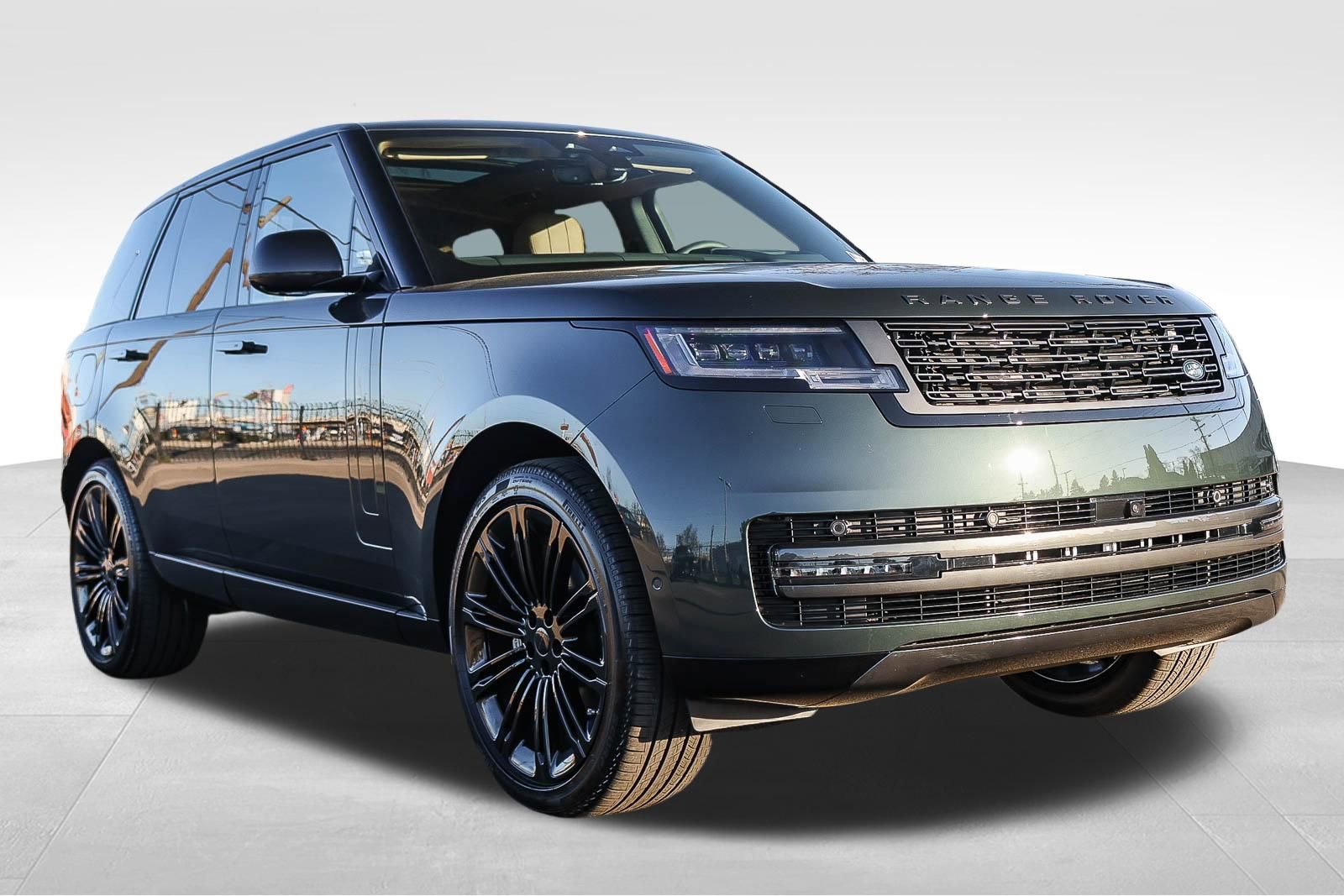 New 2026 Land Rover Range Rover SE image 3