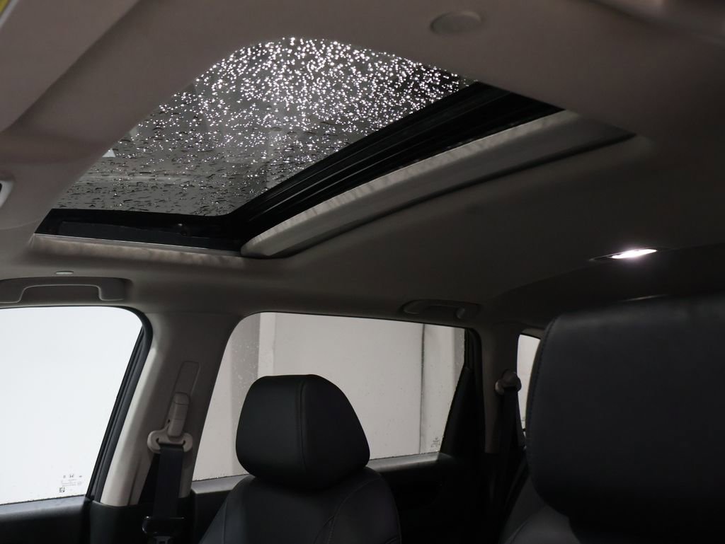 Used 2025 Honda CR-V EX-L image 9