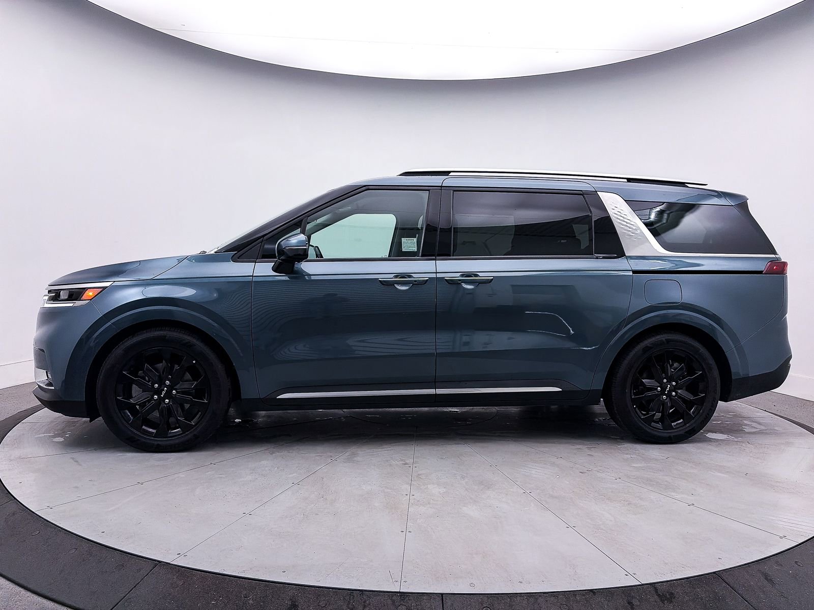 Certified 2024 Kia Carnival SX image 40