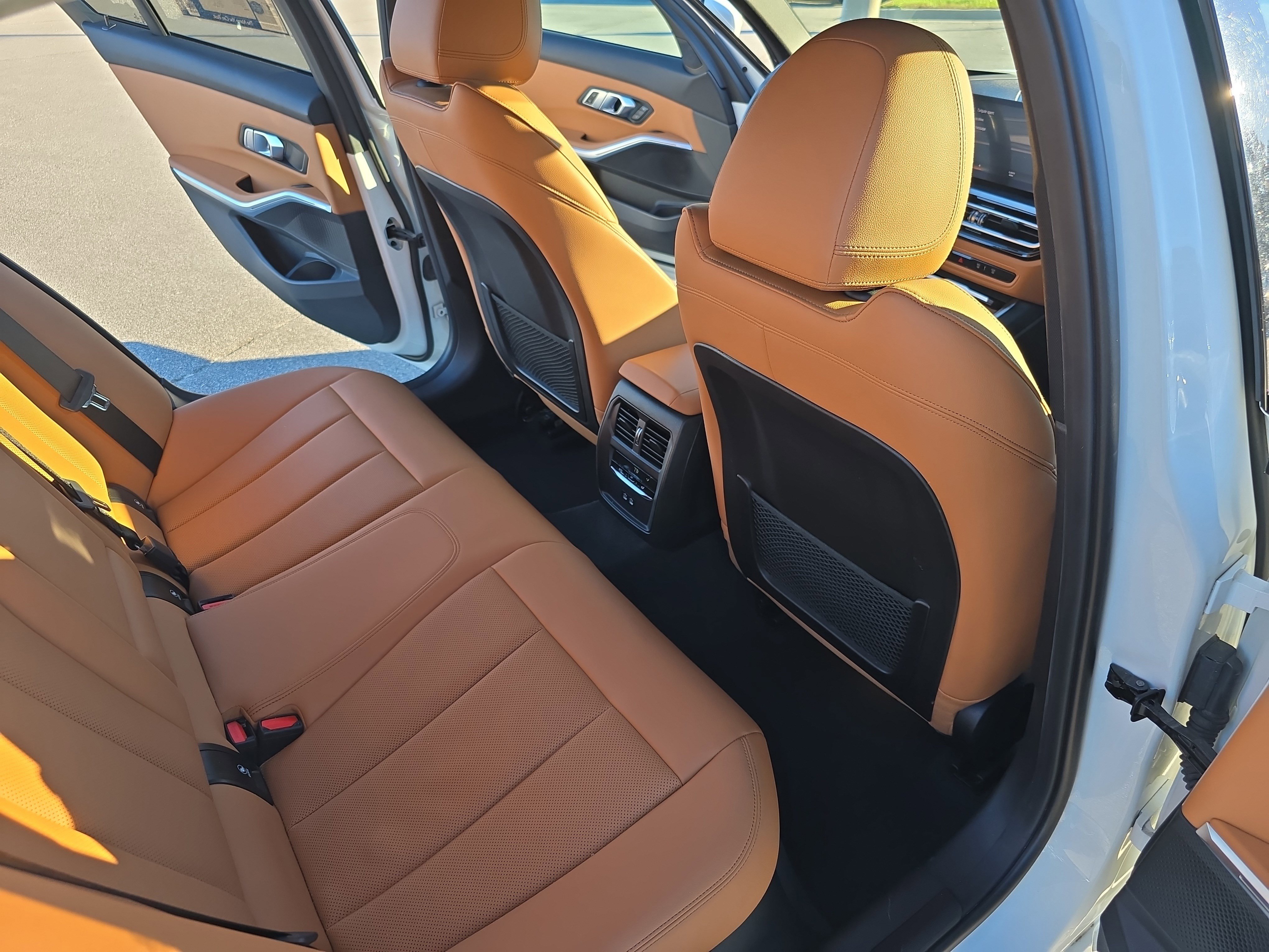 Used 2023 BMW 330i xDrive Sedan w/ Premium Package image 11