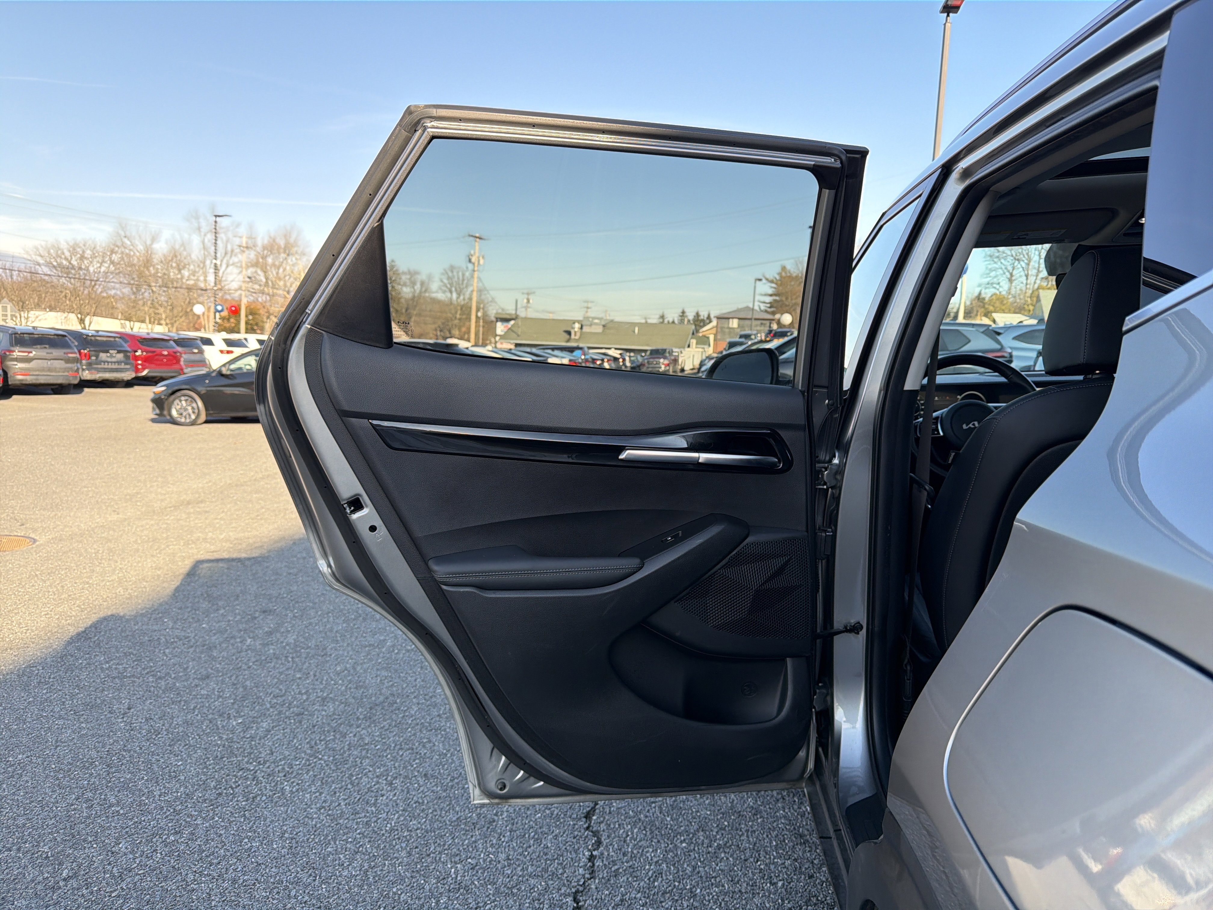 Used 2024 Kia Seltos EX image 30