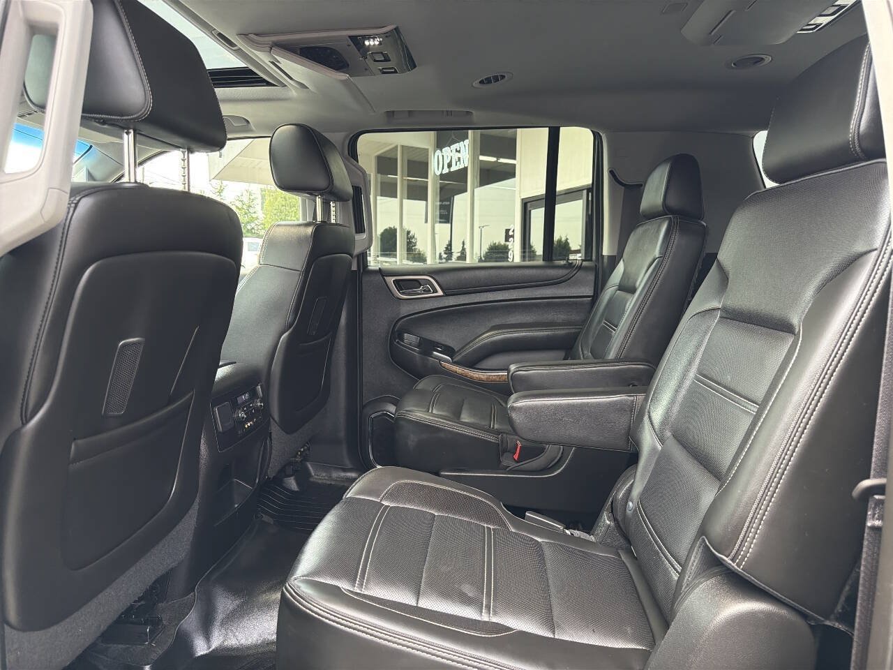 Used 2015 GMC Yukon XL Denali w/ Touring Package AWD/4WD image 31