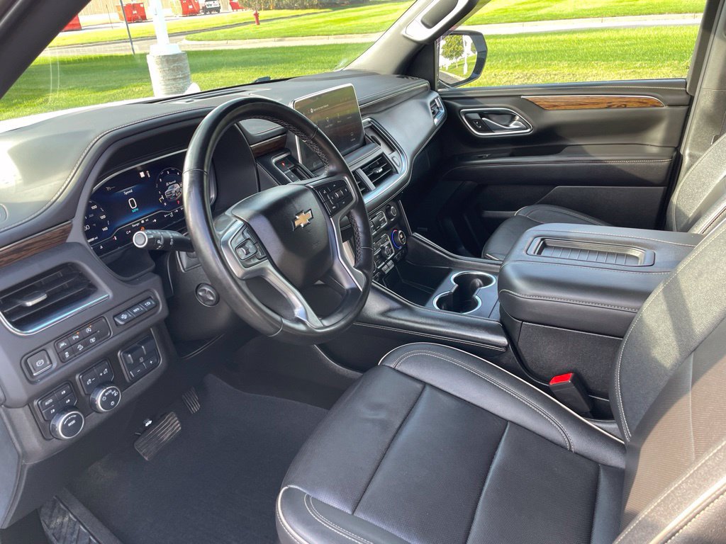 Used 2023 Chevrolet Suburban Premier w/ Premium Package AWD/4WD image 11