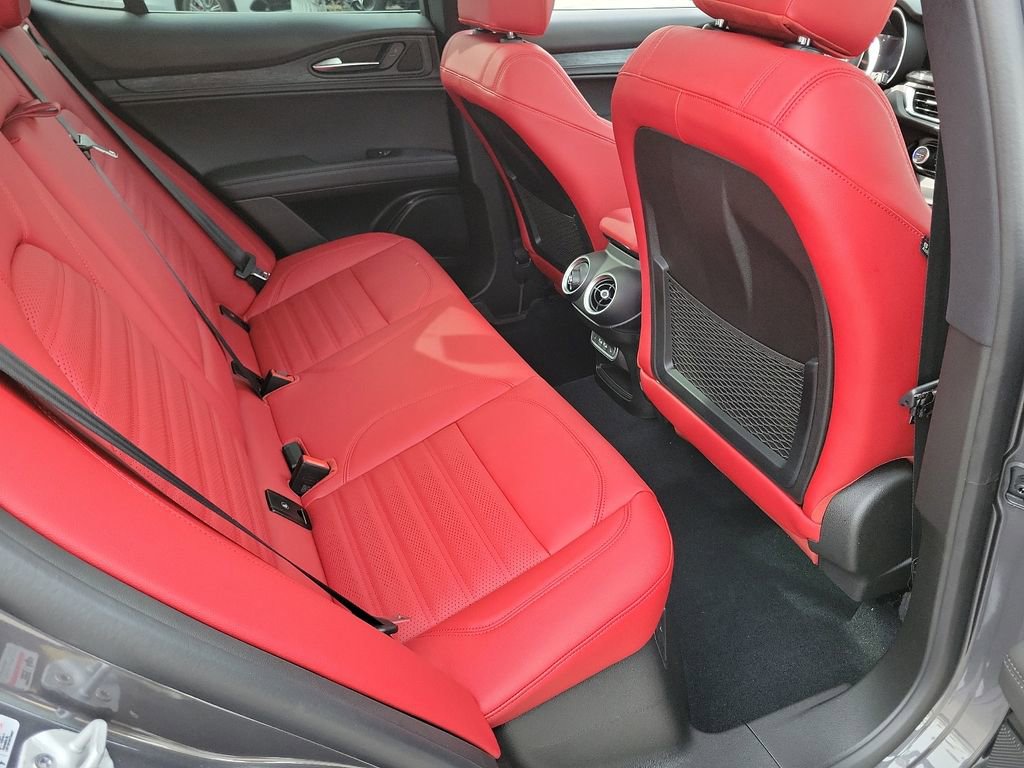 New 2024 Alfa Romeo Stelvio Sprint image 14
