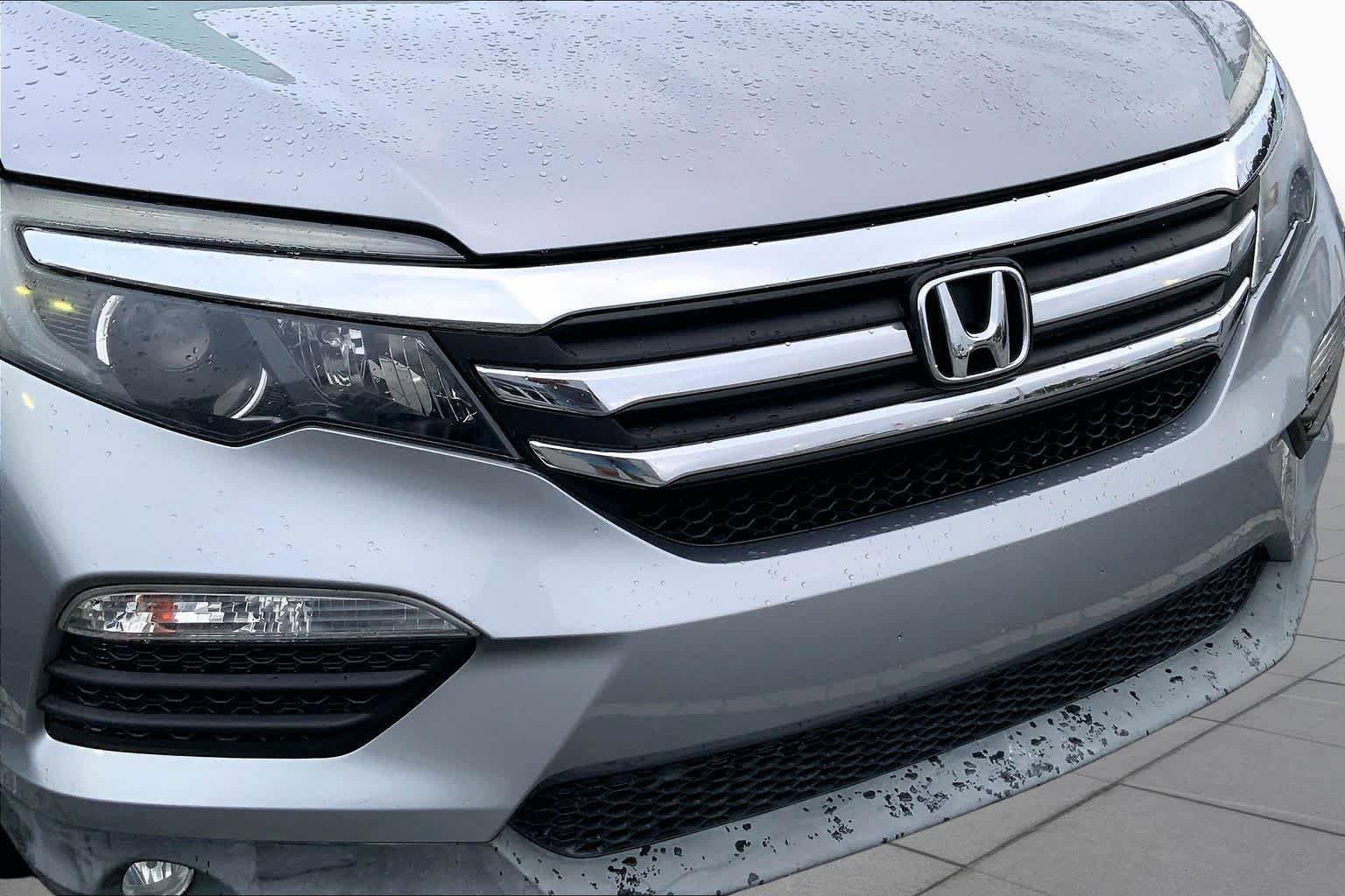Used 2017 Honda Pilot EX image 29