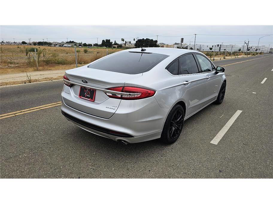 Used 2018 Ford Fusion SE image 5