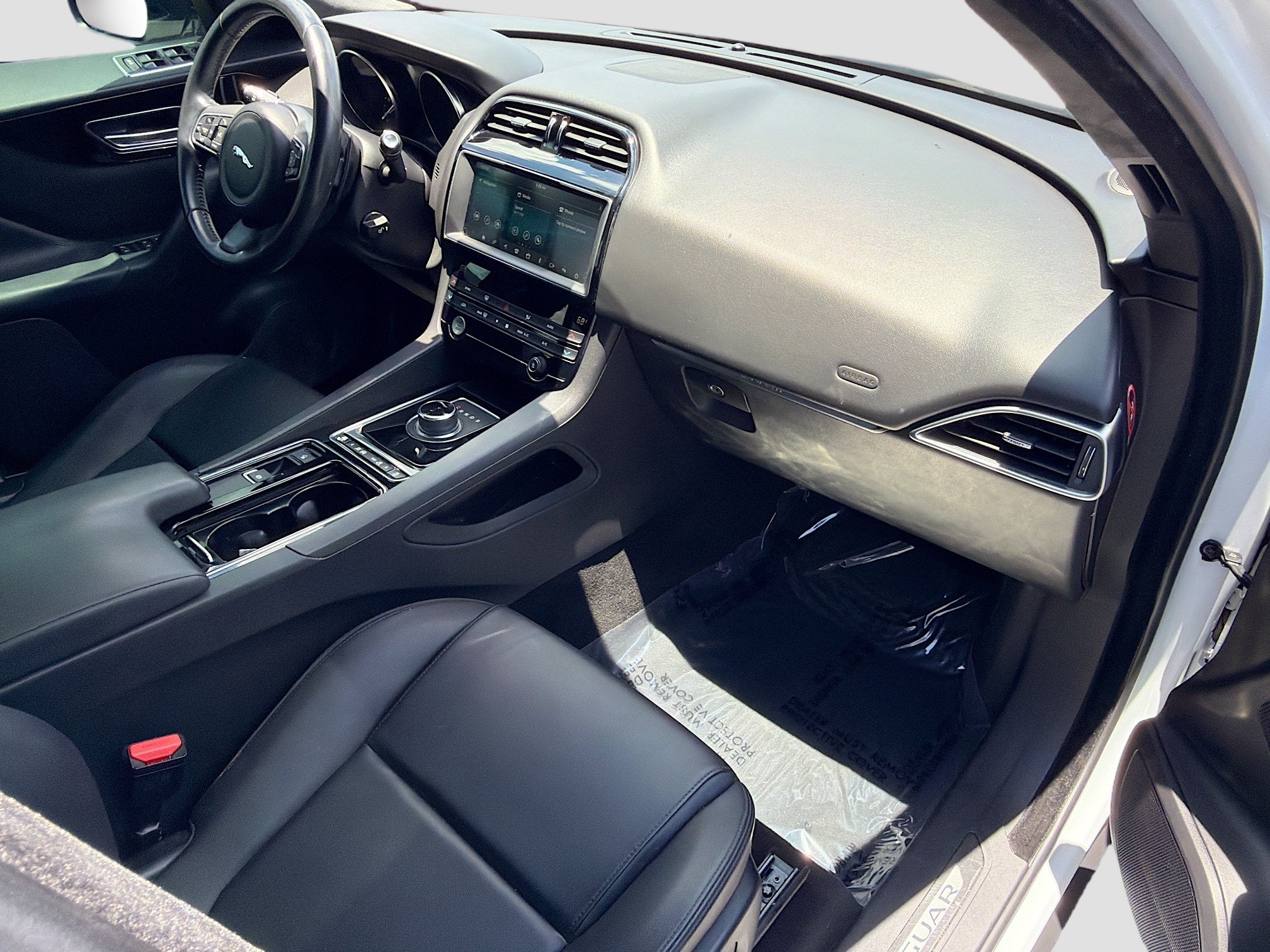 Used 2019 Jaguar F-PACE Premium AWD/4WD image 12