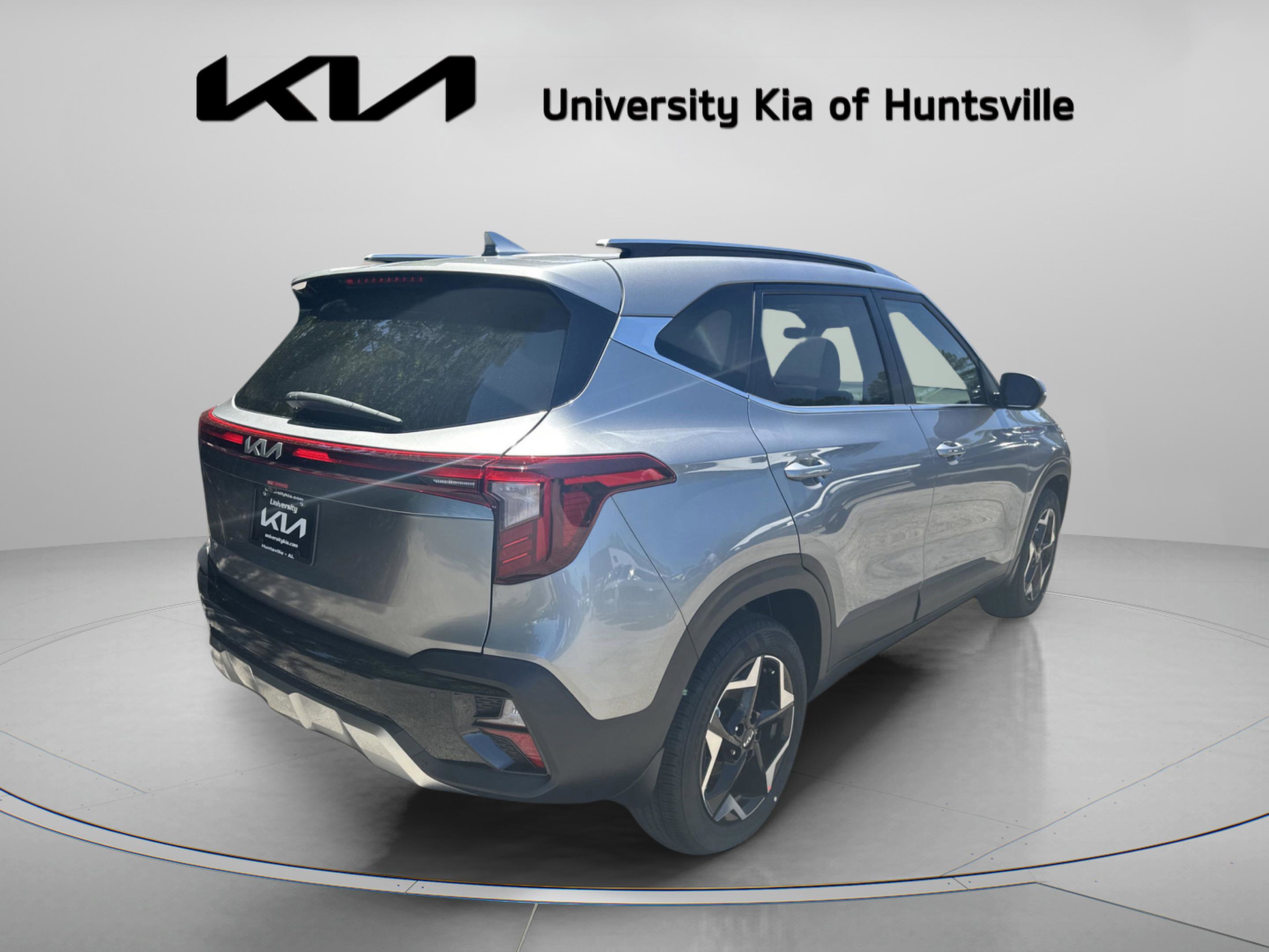 Used 2025 Kia Seltos EX w/ EX Sunroof Package image 8