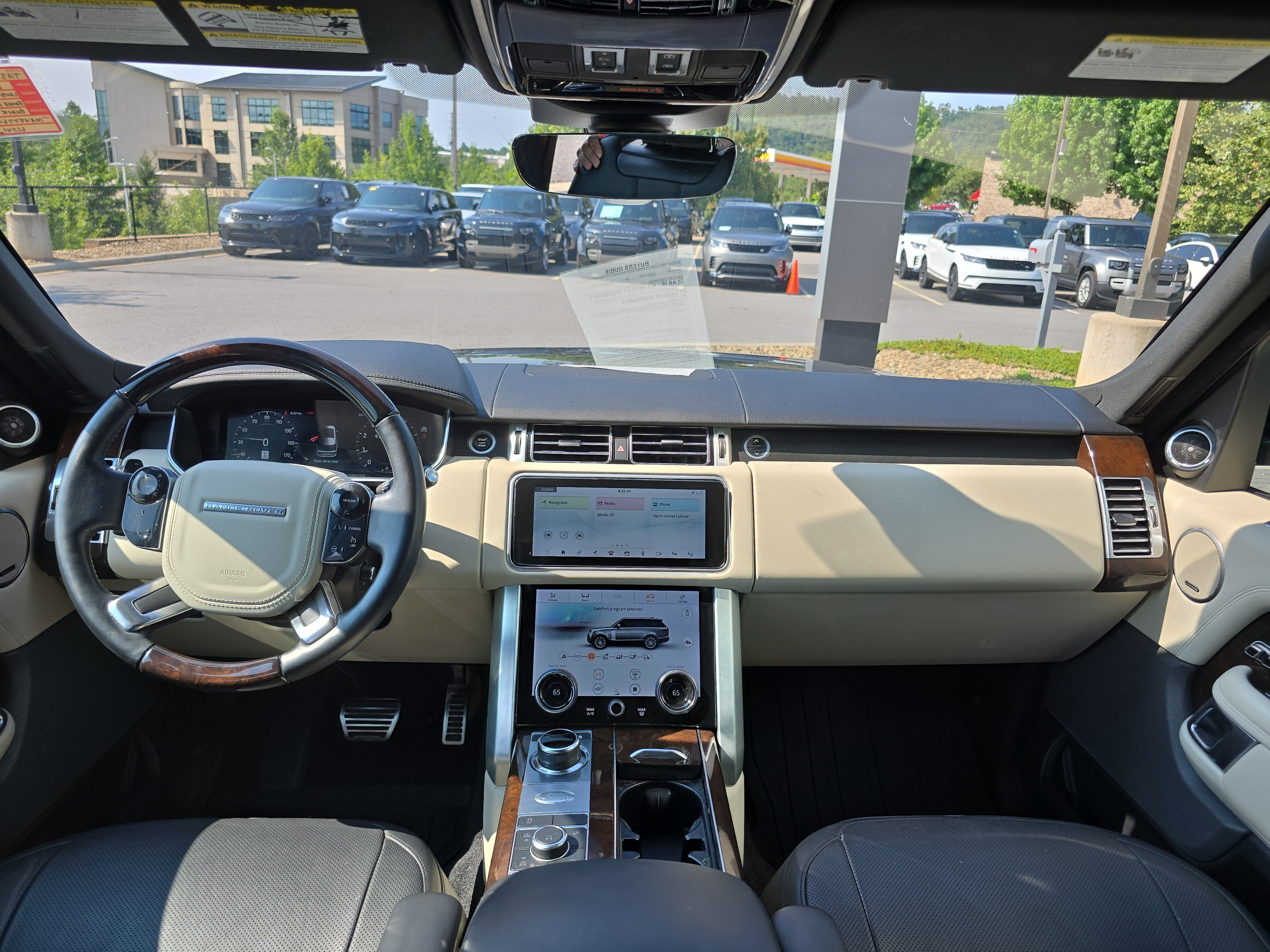 Used 2021 Land Rover Range Rover P525 Westminster Edition LWB AWD/4WD image 16