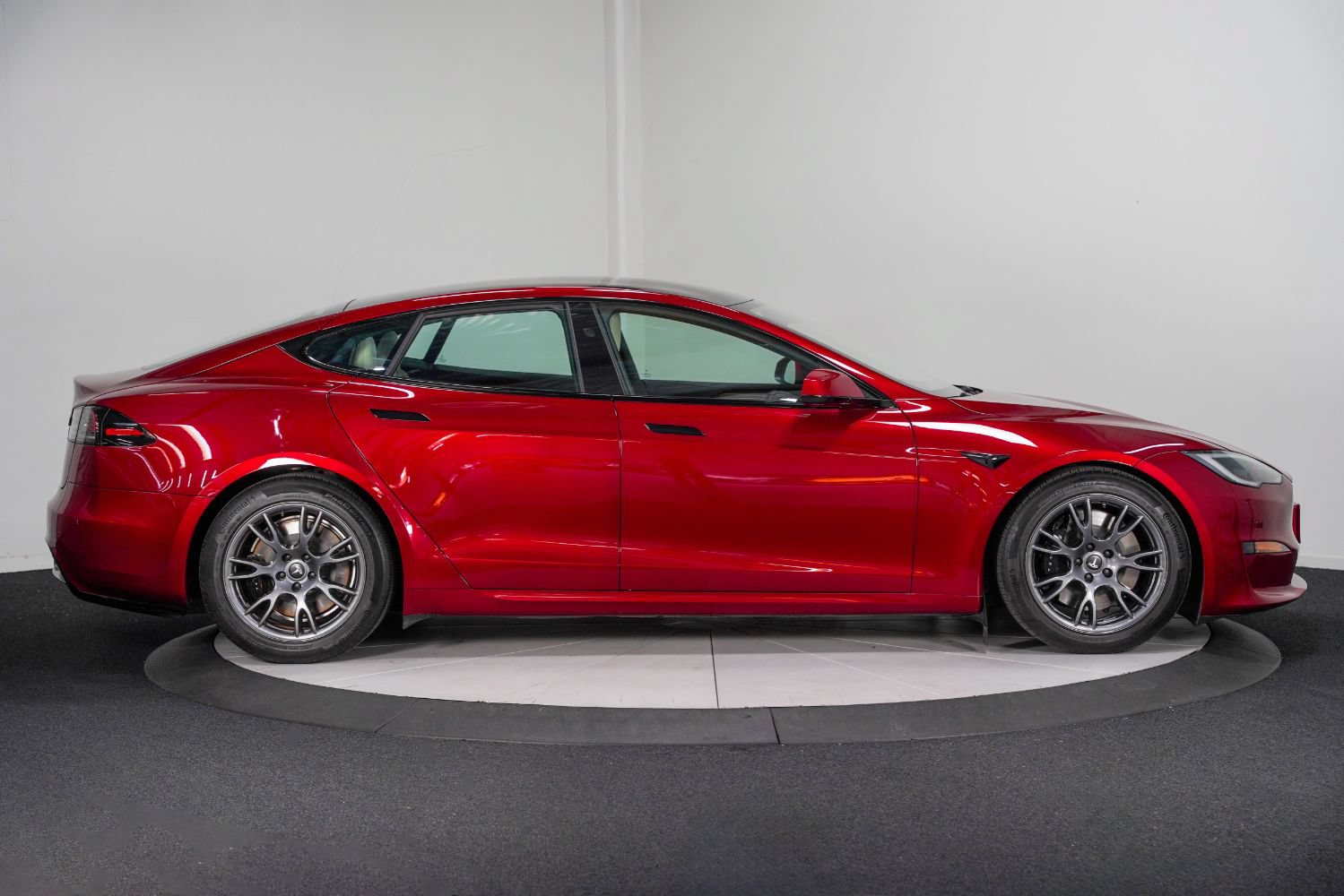 Used 2023 Tesla Model S Standard Range AWD/4WD image 8
