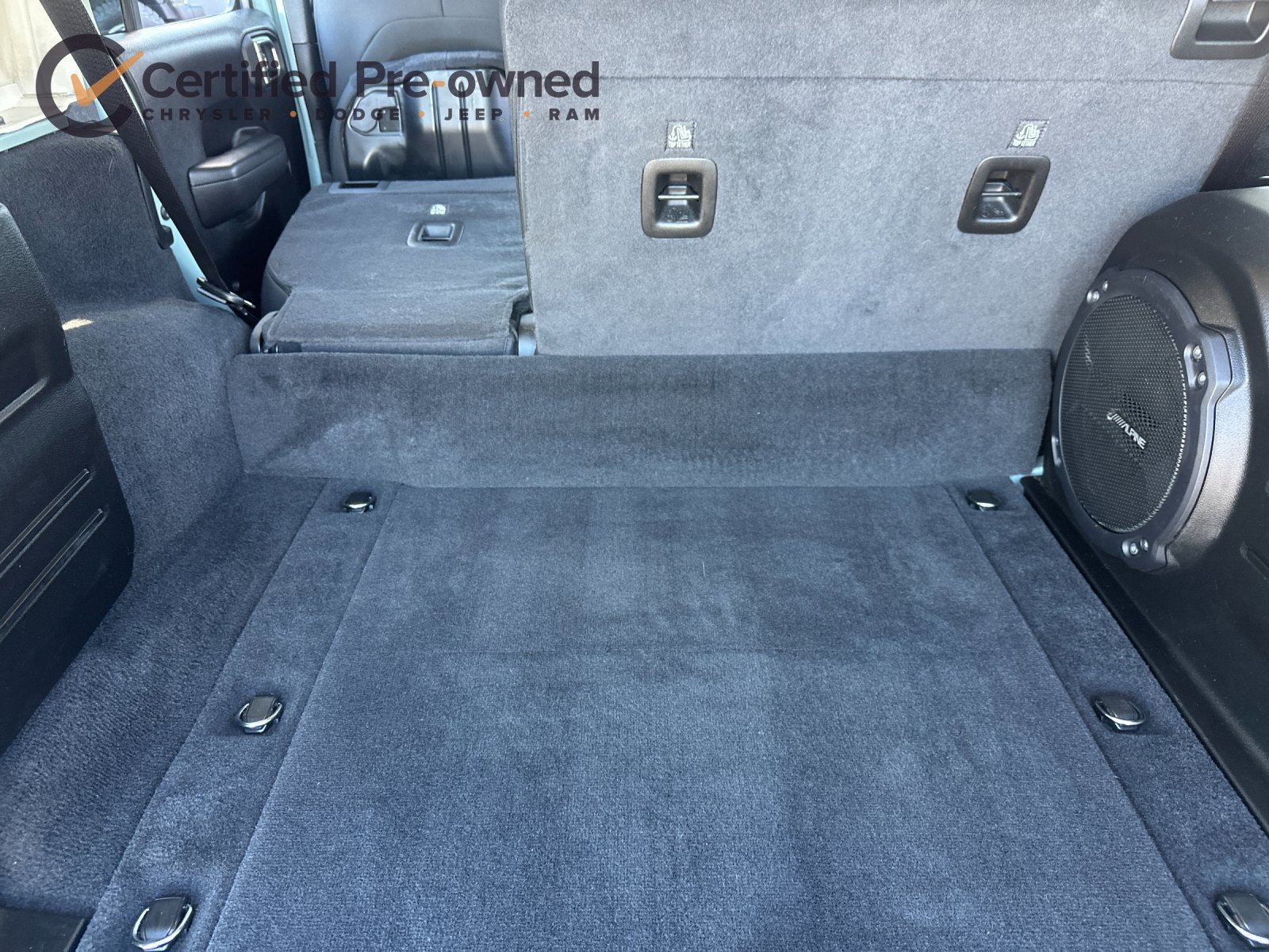 Used 2023 Jeep Wrangler Unlimited w/ Cold Weather Group AWD/4WD image 16
